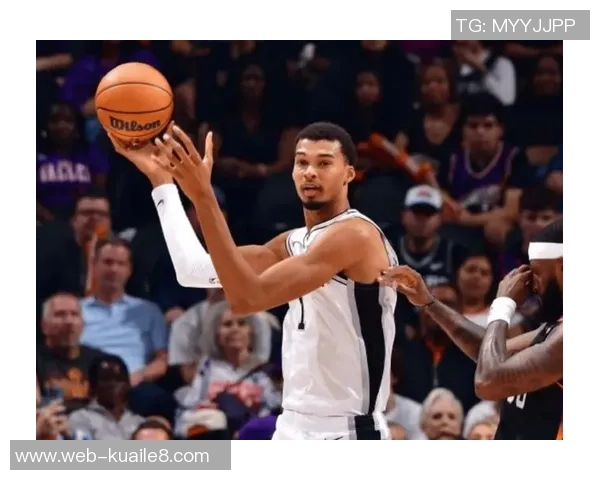 文班亚马法国队首秀狂砍27分力压意大利引发NBA球探热议